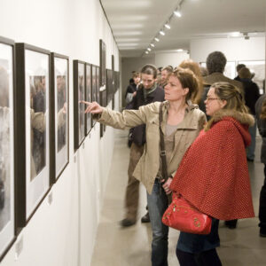 Ausstellungsansicht „Roger Ballen – Fotografien 1969–2009“